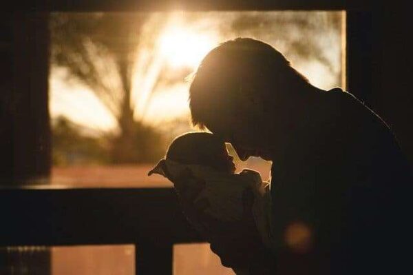 les bienfaits des câlins pour l’enfant Les bienfaits des câlins pour l’enfant et le bébé