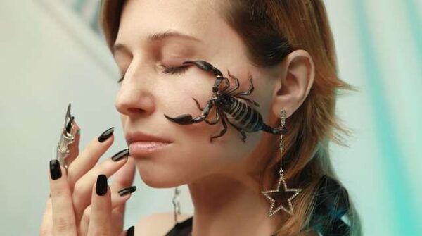 Le comportement amoureux de la Femme Scorpion