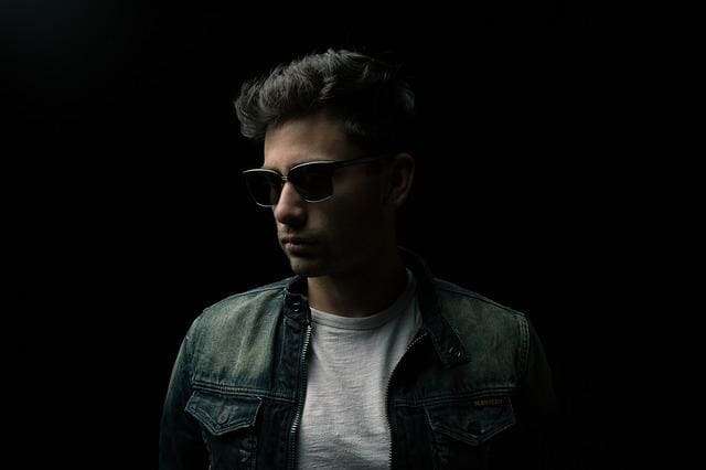 16 Signes alarmants d’un petit ami contrôlant